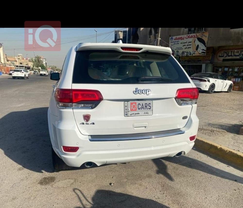 جیپ گراند شیرۆکی
